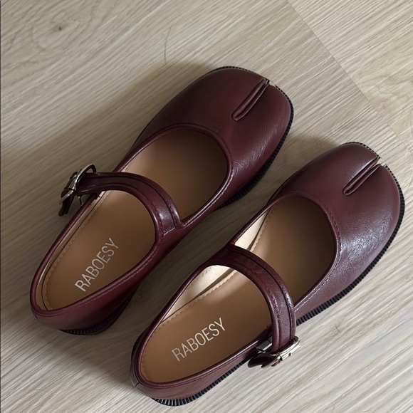 Burgundy Tabby Flats - Picture 2 of 5